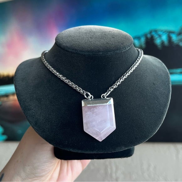 Rose quartz crystal gemstone on stainless steel adjustable choker necklace - Picture 2 of 9